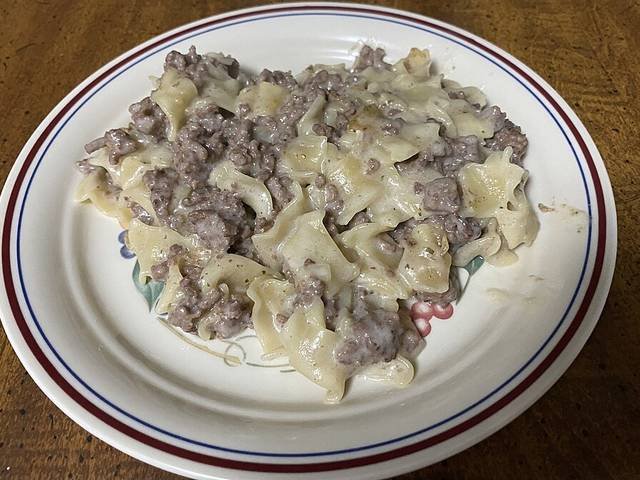 Ingredients and preparation for beef stroganoff
