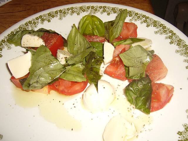 Ingredients and preparation for caprese salad