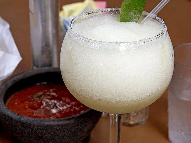 Classic Margarita — mexican drinks recipe, served and ready to eat