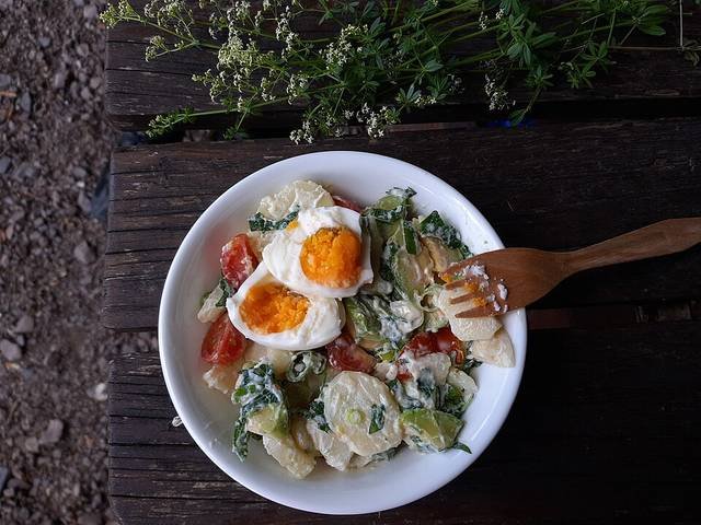 Ingredients and preparation for warm german potato salad