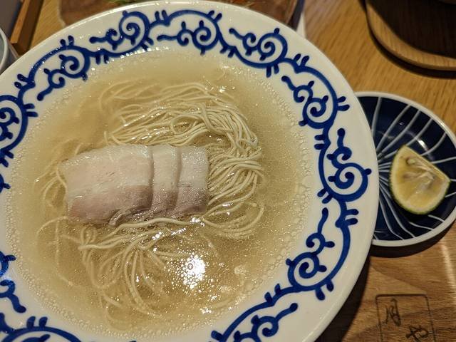 Ingredients and preparation for tonkotsu ramen